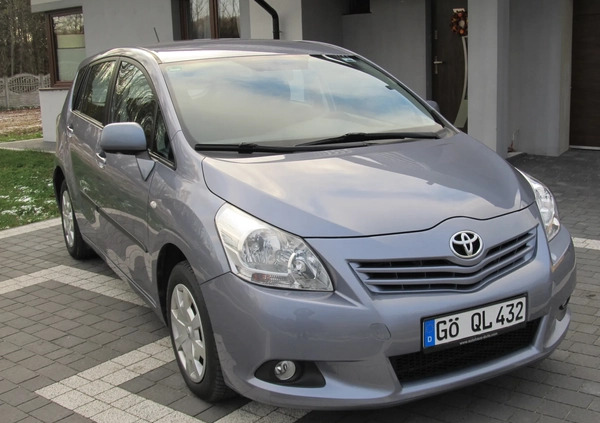 Toyota Verso cena 26600 przebieg: 234500, rok produkcji 2009 z Żyrardów małe 232